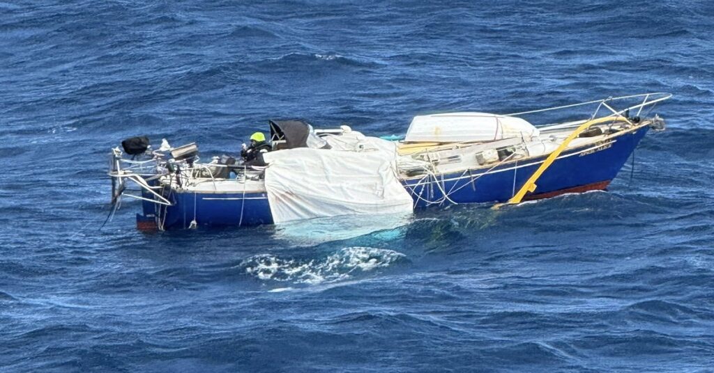 Μοναχικός ιστιοπλόος διασώθηκε από κρουαζιερόπλοιο στον Ειρηνικό