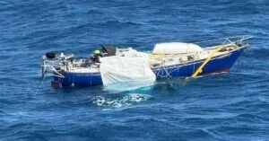 Μοναχικός ιστιοπλόος διασώθηκε από κρουαζιερόπλοιο στον Ειρηνικό