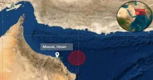 Αυτό είναι το ελληνόκτητο supertanker που υπέστη ζημιές μετά από έκρηξη ανοιχτά του Ομάν