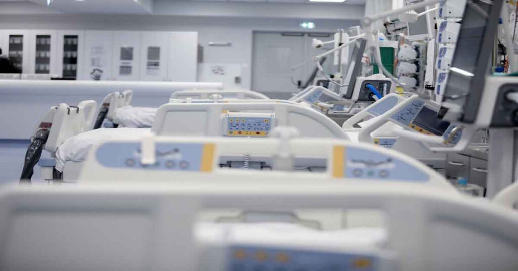 Σε κρίσιμη κατάσταση στη ΜΕΘ ο 41χρονος ναυτικός του SUPER STAR II