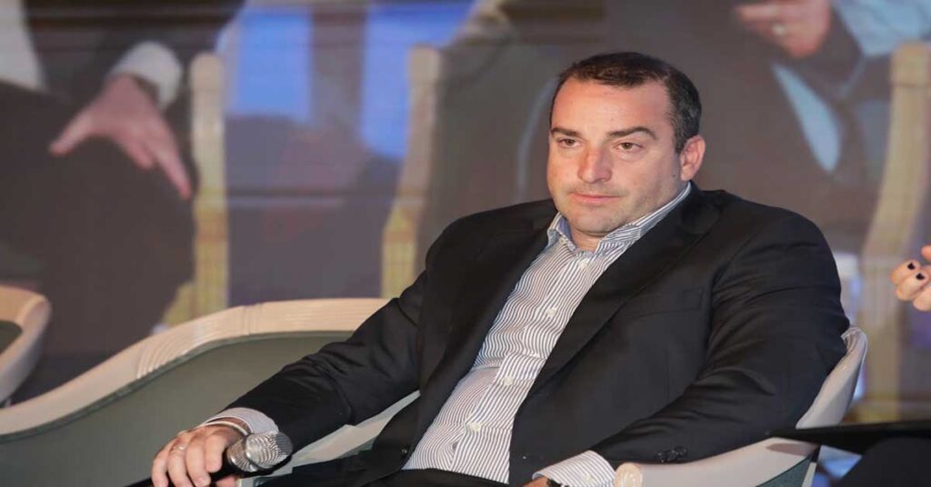 Χάρης Βαφειάς: Η Κίνα μεγαλώνει κι εμείς δεν βρίσκουμε Έλληνες ναυτικούς