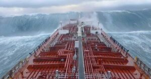 Τα 6 πιο επικίνδυνα θαλάσσια περάσματα στον κόσμο– Πειρατεία, πόλεμοι και ακραία καιρικά φαινόμενα
