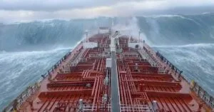 Τα 6 πιο επικίνδυνα θαλάσσια περάσματα στον κόσμο– Πειρατεία, πόλεμοι και ακραία καιρικά φαινόμενα