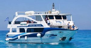 Ένα σημαντικό κεφάλαιο για τις θαλάσσιες μετακινήσεις στα Επτάνησα φαίνεται να κλείνει, καθώς η ακτοπλοϊκή γραμμή που συνέδεε απευθείας τα νησιά του Ιονίου δεν θα λειτουργήσει τη φετινή περίοδο, επιφέροντας ένα σημαντικό πλήγμα σε αυτά τα νησιά..