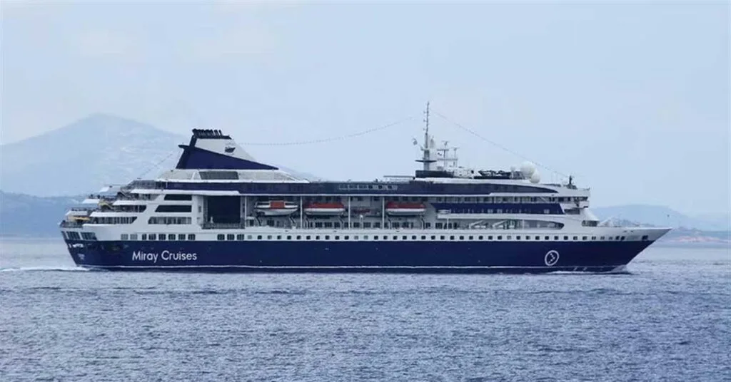 Τέλος στο θρίλερ του Gemini; Το κρουαζιερόπλοιο ρυμουλκήθηκε από την Κάρυστο, εν μέσω σοβαρών καταγγελιών