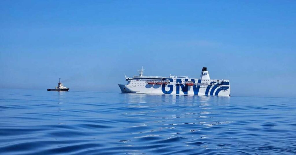Φωτιά σε επιβατηγό πλοίο με 876 άτομα στη Μεσόγειο – Έμεινε ακυβέρνητο μετά από πυρκαγιά στο μηχανοστάσιο