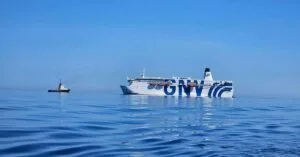 Φωτιά σε επιβατηγό πλοίο με 876 άτομα στη Μεσόγειο – Έμεινε ακυβέρνητο μετά από πυρκαγιά στο μηχανοστάσιο