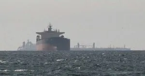 Στενά του Ορμούζ: Οι ΗΠΑ δηλώνουν ότι το πέρασμα παραμένει ανοιχτό και διατηρούν ισχυρή στρατιωτική παρουσία
