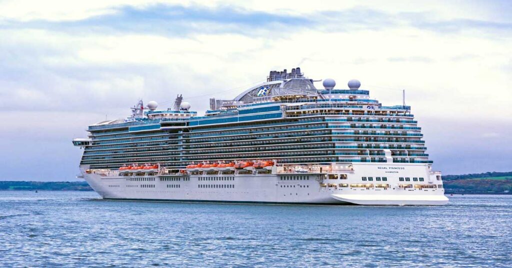 Τραγωδία στο κρουαζιερόπλοιο Regal Princess: Νεκρός εντοπίστηκε ο αγνοούμενος ναυτικός μετά από πολύωρες έρευνες