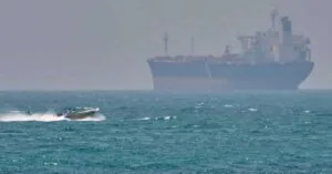 Μειωμένη η κίνηση στα Στενά του Ορμούζ– Πώς κινούνται οι Έλληνες εφοπλιστές