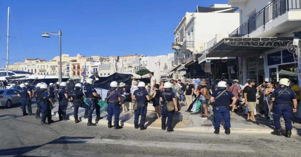Ισχυρές αστυνομικές δυνάμεις στη Σύρο για το Crown Iris – Κινητοποιήσεις στην Ερμούπολη