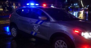 Μεθυσμένος ναυτικός παρενόχλησε ανήλικες στο λιμάνι των Ραχών – Έπεσαν στη θάλασσα για να γλιτώσουν