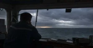 Τα λόγια στερεύουν, το μελάνι τελειώνει και οι ναυτικοί συνεχίζουν να υποφέρουν