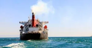 Τέσσερα πλοία γύρισαν πίσω – Αυτό είναι το LNG carrier ελληνικών συμφερόντων που πέρασε κανονικά το Ορμούζ