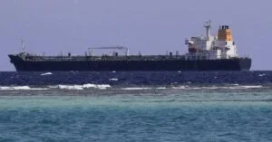 Αυξάνονται ξανά οι διελεύσεις των δεξαμενόπλοιων από το Μπαμπ ελ Μαντέμπ