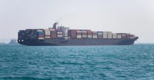 Τέλη διέλευσης στα Στενά του Ορμούζ; Η πρόταση που ανοίγει νέα συζήτηση για την εμπορική ναυτιλία