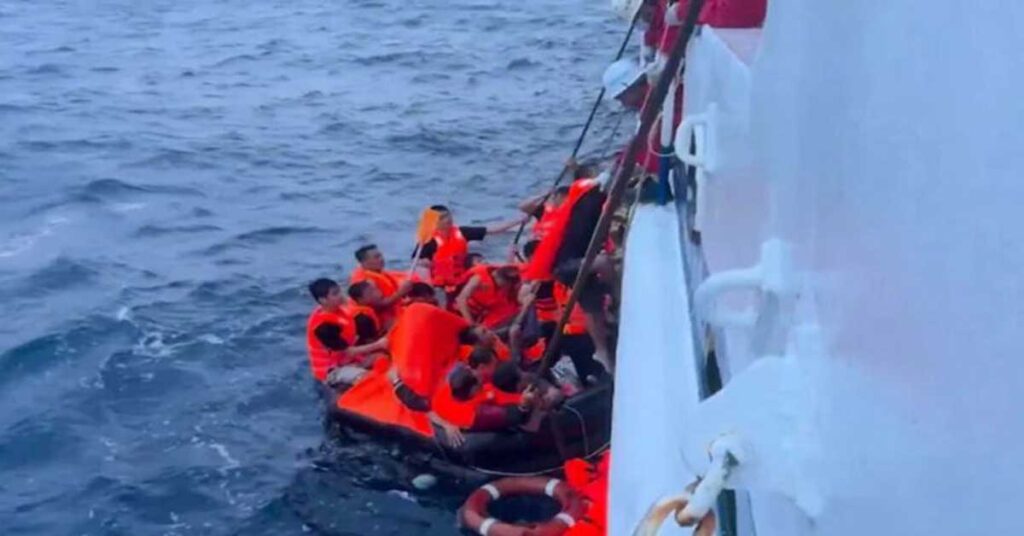 Το μυστήριο των 62 επιβαινόντων στο φορτηγό πλοίο που βυθίστηκε στη Θάλασσα της Νότιας Κίνας