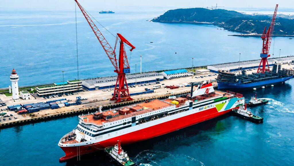 Στο νερό το νέο SUPERFAST VI: Έρχονται δύο πλοία 240 μέτρων για τις γραμμές Ελλάδας–Ιταλίας