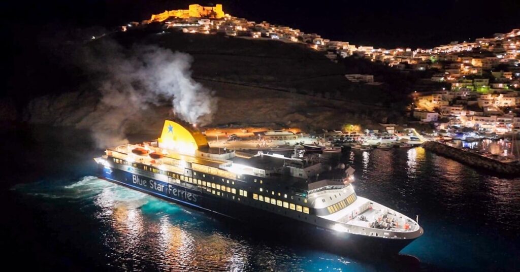 Αστυπάλαια: Ρεμέτζο του Blue Star Patmos στη σκιά του Κάστρου & μαζική άφιξη επιβατών! (video)