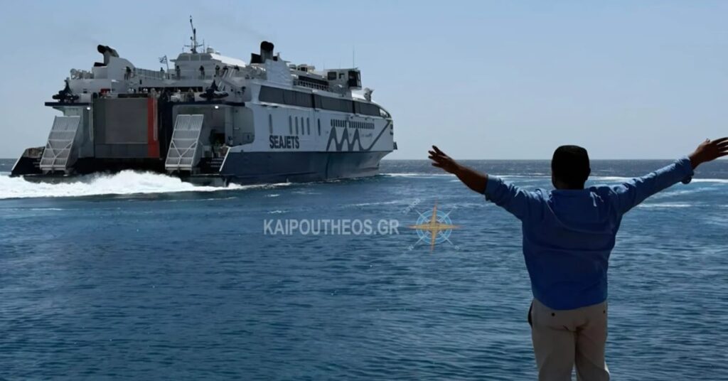 Ο ιδιαίτερος αποχαιρετισμός του Δημάρχου Σικίνου στο «OLYMPIC CHAMPION JET» – Η εντυπωσιακή απάντηση με πιρουέτα! (video)