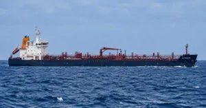 Δεξαμενόπλοιο έμεινε ακυβέρνητο σε ένα από τα δυσκολότερα σημεία των Δαρδανελίων