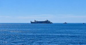 Blue Carrier 2: Τι γνωρίζουμε τρεις ημέρες μετά τη φωτιά – Τα κρίσιμα ερωτήματα που παραμένουν