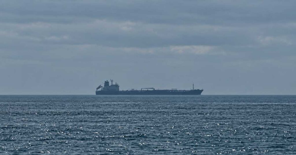 2 ακόμη τάνκερ χτυπήθηκαν στο Ορμούζ – Τραυματίστηκαν δύο ναυτικοί σε ελληνόκτητο πλοίο