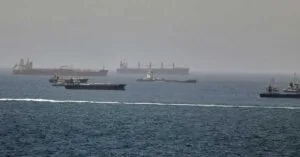 Στο στόχαστρο και οι ναυλωτές των δεξαμενόπλοιων