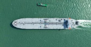 Αυτή είναι η ελληνική ναυτιλιακή πίσω από deal 583 εκατ. δολαρίων για 8 νέα δεξαμενόπλοια
