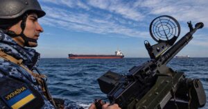 Σχεδόν ολόκληρη η Μαύρη Θάλασσα μπήκε σε ζώνη αυξημένου πολεμικού κινδύνου - Τι αλλάζει για τα πλοία