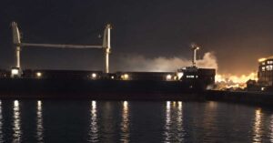 ΒΙΝΤΕΟ: Φορτηγό πλοίο προσέκρουσε με μεγάλη ταχύτητα σε προβλήτα στο Ντέρμπαν