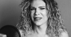 Η Μονίκ έγινε η πρώτη τρανς πλοίαρχος στην χώρα μας