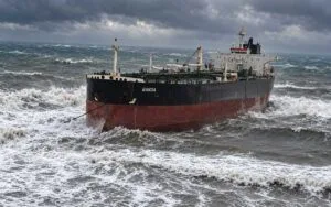 Αποκολλήθηκε το ελληνικής διαχείρισης δεξαμενόπλοιο BANDA