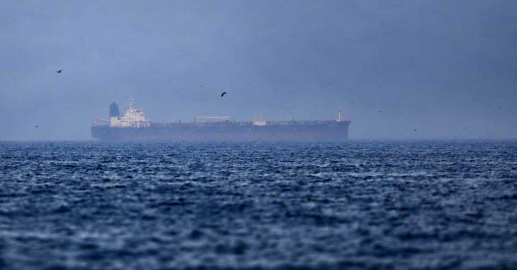 Χτυπήθηκε φορτωμένο VLCC 300.000 τόνων στα Ηνωμένα Αραβικά Εμιράτα