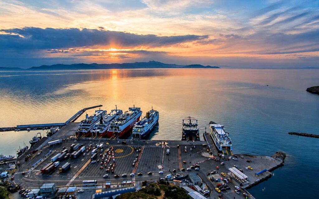 Αλλαγές στα ακτοπλοϊκά δρομολόγια της Ραφήνας – Τι εξετάζει το υπουργείο Ναυτιλίας