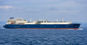 Χτυπήθηκε το Maran Gas Mystras – Μπαράζ επιθέσεων σε εμπορικά πλοία στα Στενά του Ορμούζ