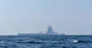 Δύο σούπερ τάνκερ με 2 εκατ. βαρέλια πετρελαίου χτύπησαν σε θαλάσσιες νάρκες στο Ορμούζ